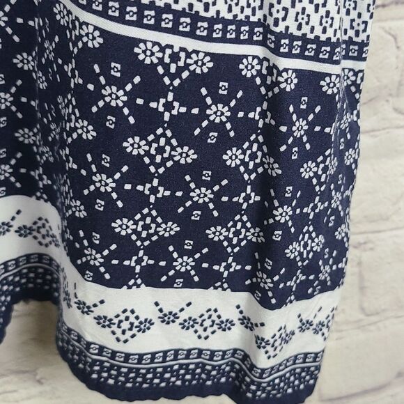 Liz Claiborne Blue Flutter Sleeve Border Print Lace Up Blouse Medium Tunic Top - Picture 2 of 8